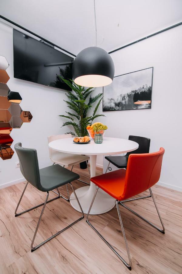 Hanna'S Suite With Free Parking Ljubljana Bagian luar foto